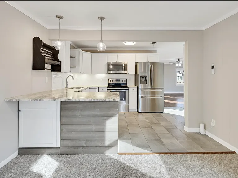 4853 Marion Ave — Photo 3