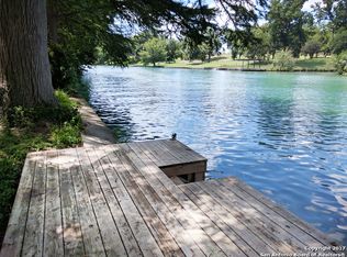 916 Misty Acres Dr, New Braunfels, TX 78130