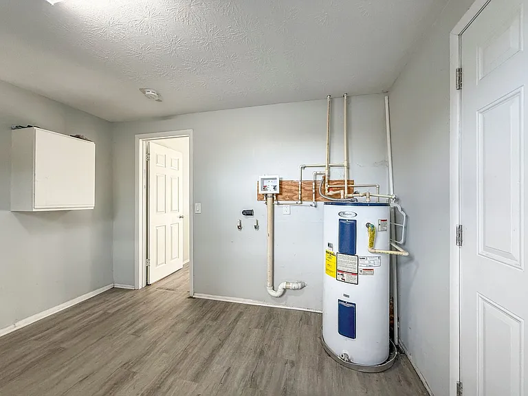 7740 Arble Dr — Photo 23