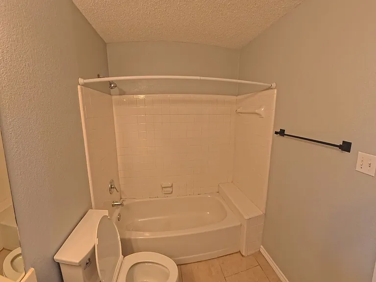 1209 Montclair Dr — Photo 24