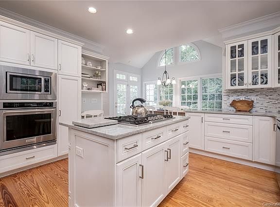 4th image of 1615 Walden Pond Ln