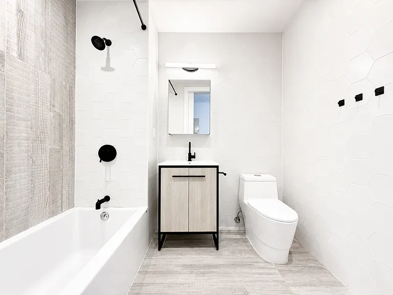 589 E New York Ave #203 — Photo 5