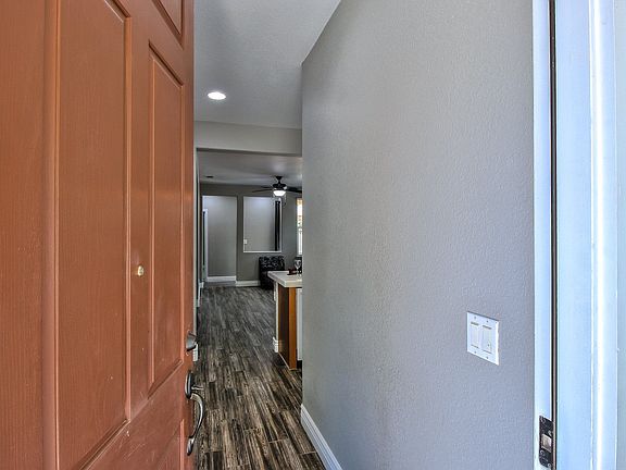 5th image of 1000 Manza Cir