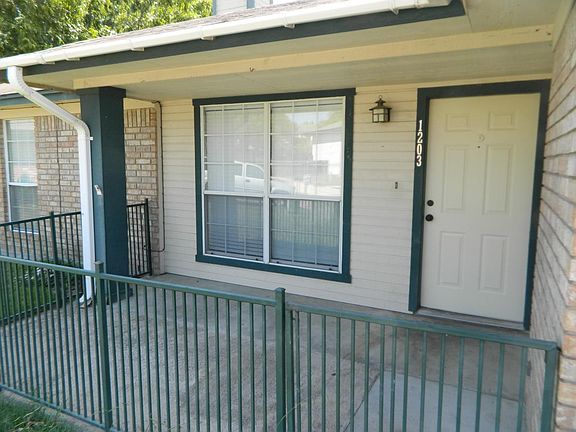 2nd image of 1203 Elke Cir