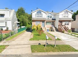 31 Marie St, Staten Island, NY 10305