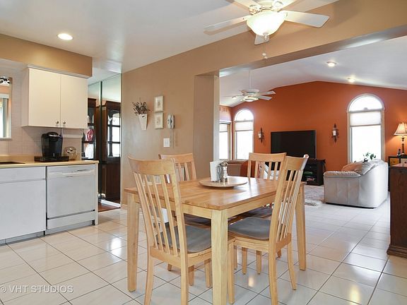 4th image of 1538 E Lake Louise Dr