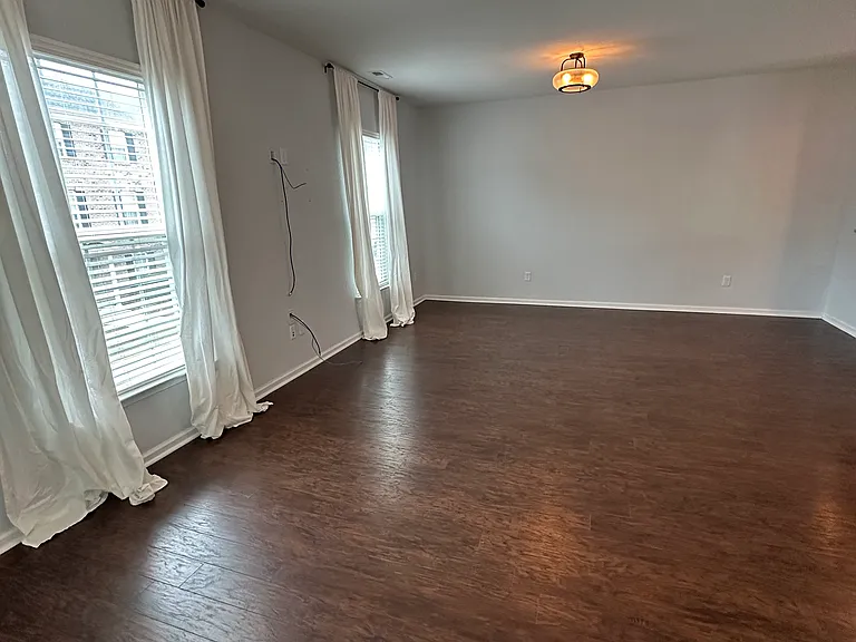 4976 Almandine Ave — Photo 14