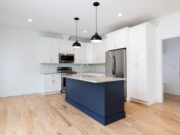 19 Oakwood Circle #5, Plainville, CT 06062