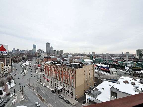 Kenmore sq / Fenway Park 