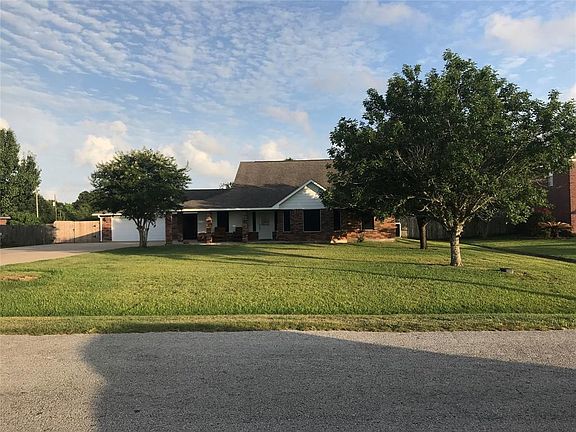 2nd image of 1827 Lafayette Ln
