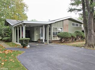 324 Forestway Dr, Northbrook, IL
