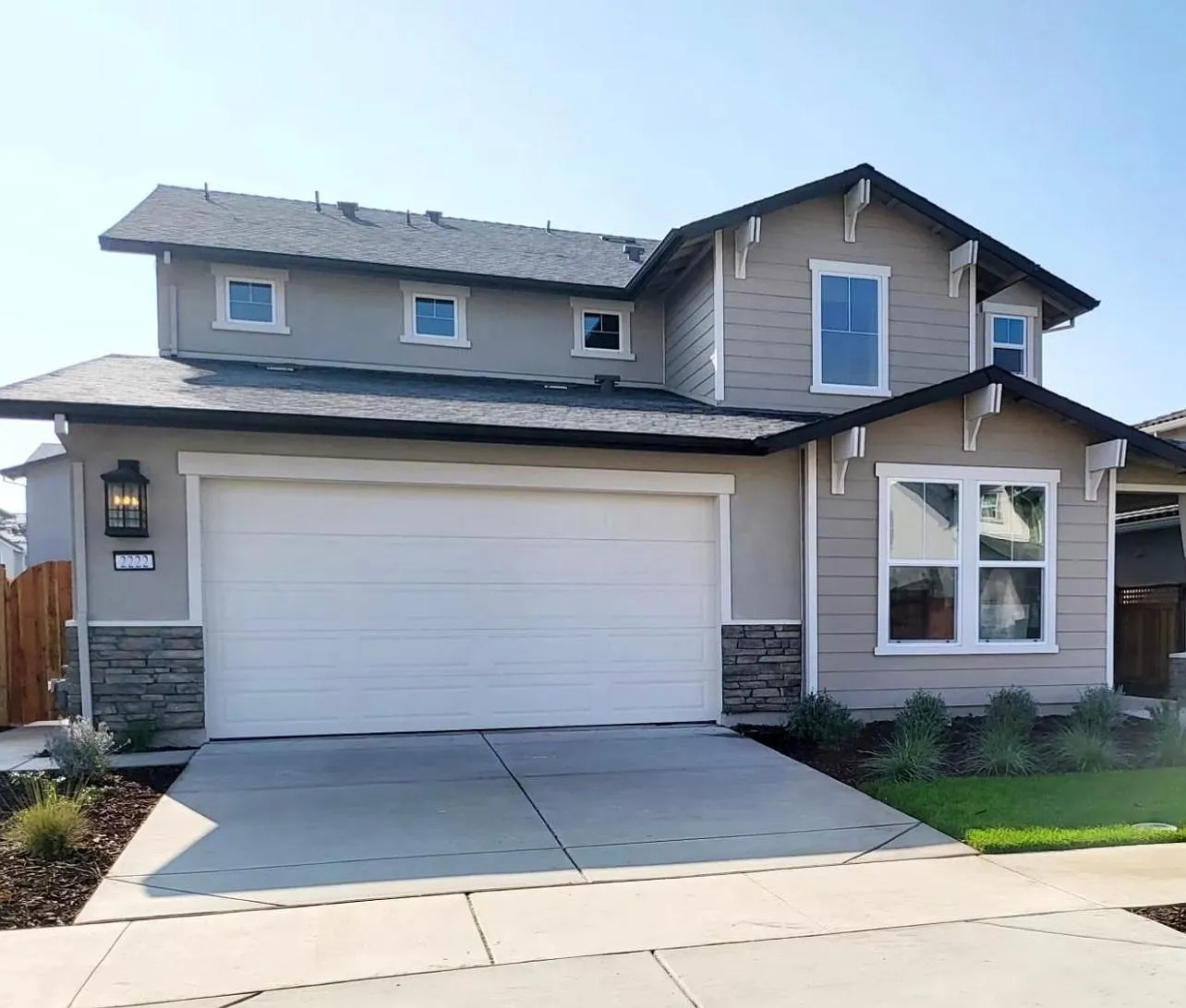 2222 Mozart Ave photo 1