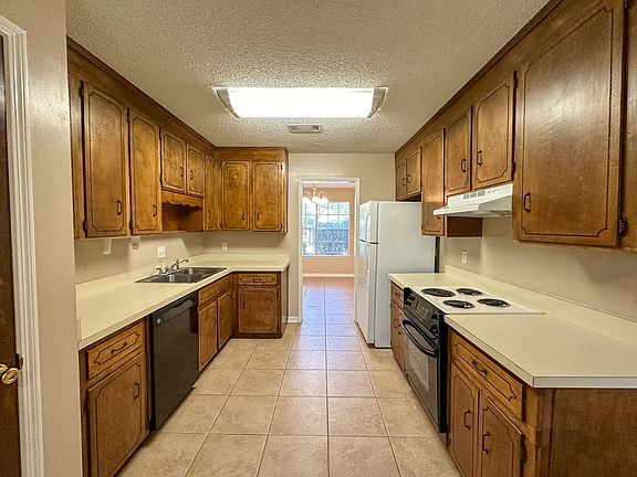 4th image of 3660 Buford Cir