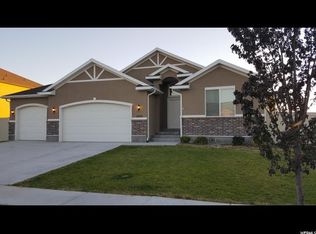 1050 E Searle Ln, Eagle Mountain, UT 84005