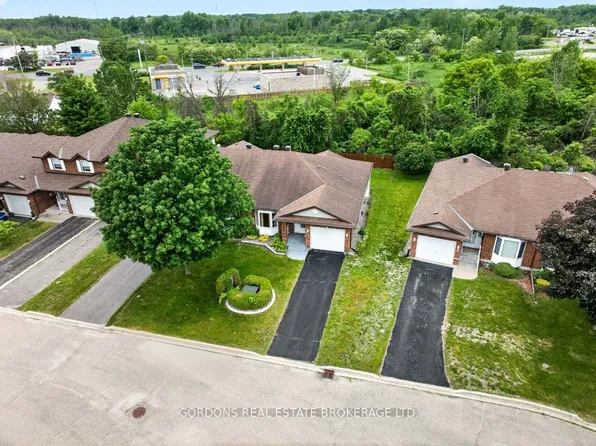 36 Wilmot Young Pl, Brockville, ON K6V 7H3