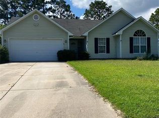 210 Longleaf Pines Dr, Raeford, NC 28376