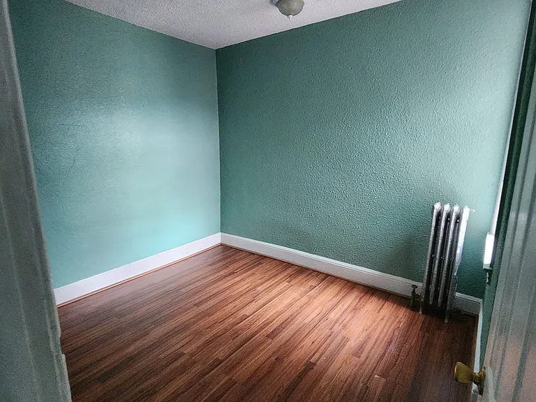 3926 N Franklin St — Photo 8
