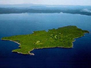 29 N Beach Rd, Frye Island, ME 04071