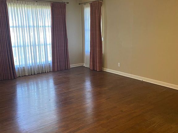 3rd image of 249 Arlington Dr