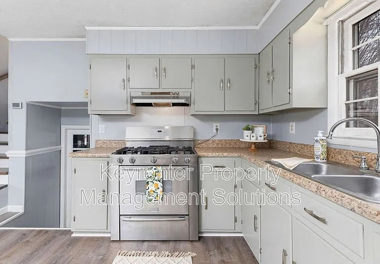 781 Cold Springs Rd — Photo 17