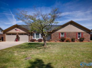 2216 Lancelot Dr SW, Decatur, AL 35603