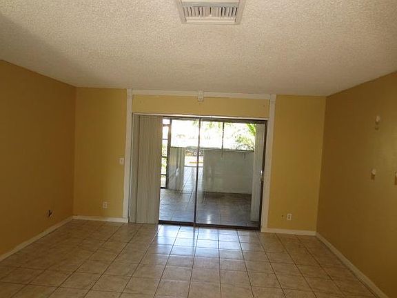 3rd image of 139 Sparrow Drive #D