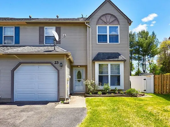 23 Longbrook Ln, Freehold, NJ 07728
