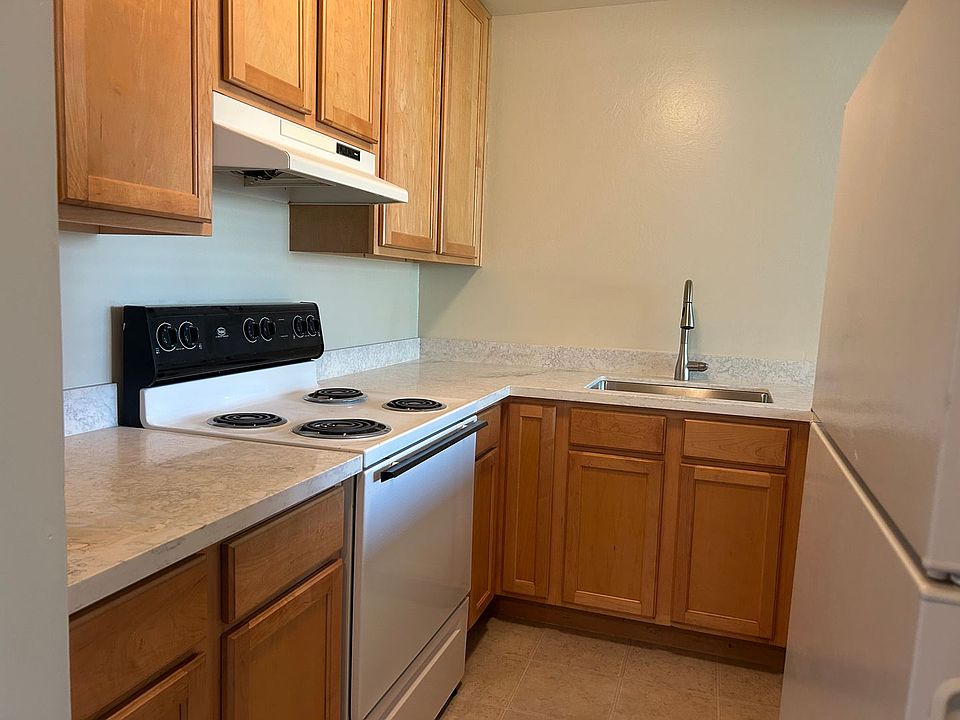 1st image of 1479 El Camino Real APT 204