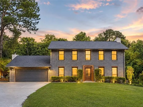 9945 Lake Forest Way, Roswell, GA 30076