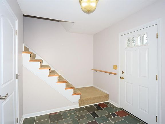 3rd image of 5579 Picardy Ln