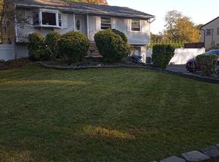 71 Dare Rd, Selden, NY 11784