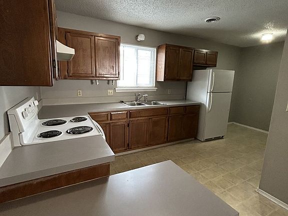 3rd image of 1106-1108 S Joplin Ave #D