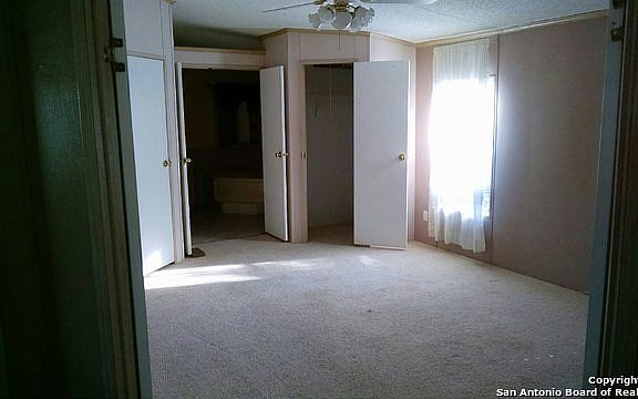 5th image of 250 Park Valley Dr