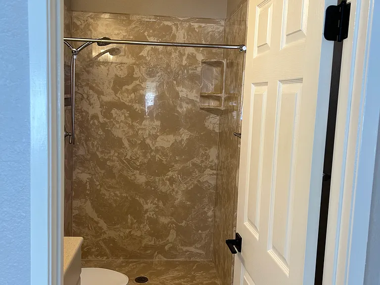 primary ensuite
bathroom