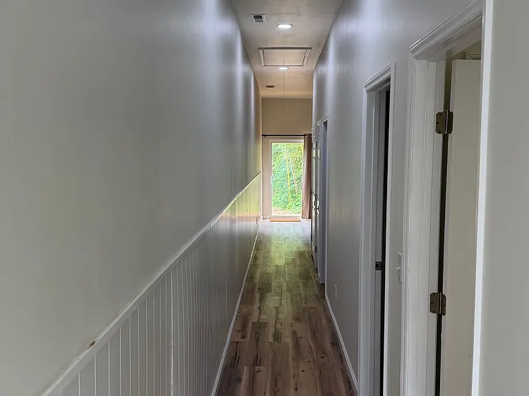 908 Linley St — Photo 3