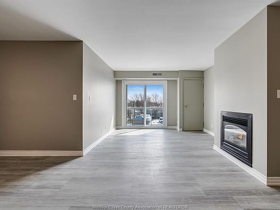 4th image of 44 Robson Rd #303