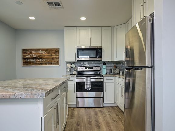 2nd image of 1167 Buttonwood Ln #3