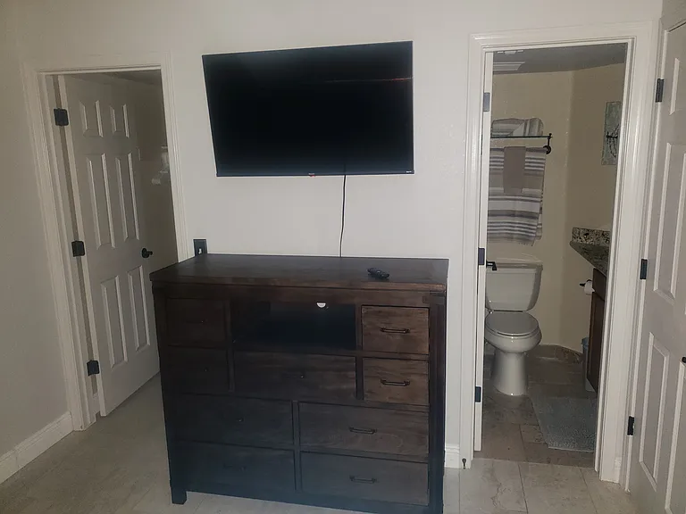 Walk-in closet along with ensuite full bath. Tub/Shower combo.