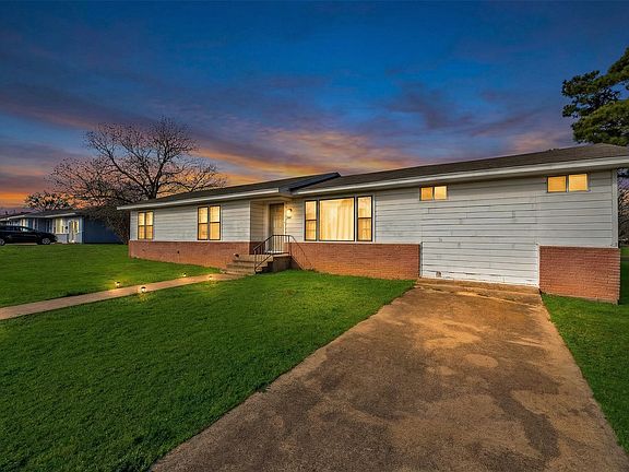 3rd image of 100 Rosedale Ave