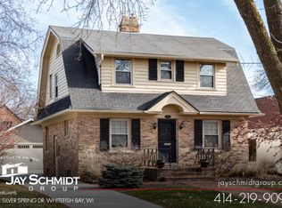 5860 N Bay Ridge Ave, Whitefish Bay, WI 53217