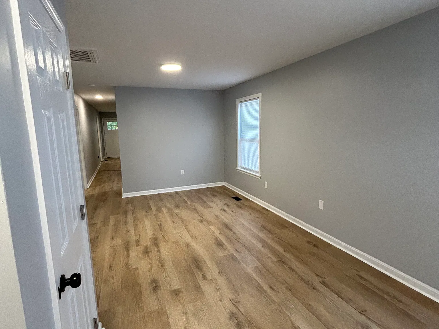 3 bed, 1056 sqft, $1,375 — Photo 2