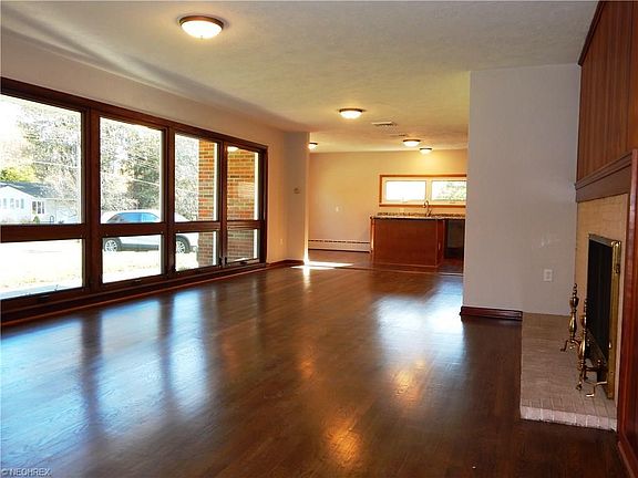 2nd image of 107 Evergreen Dr