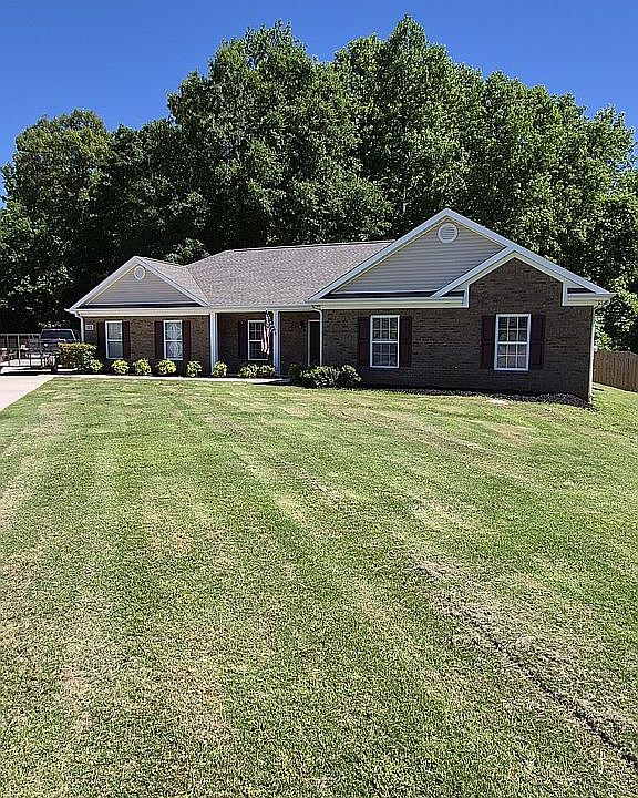 1st image of 117 Chapel Creek Dr