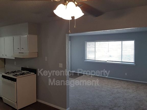 3rd image of 925 S Mission St Unit 10