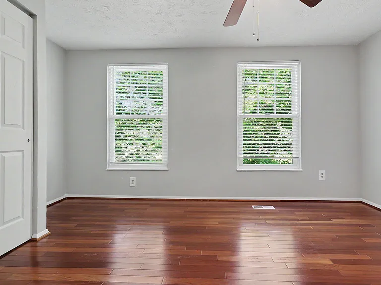 Upstairs Bedroom 2