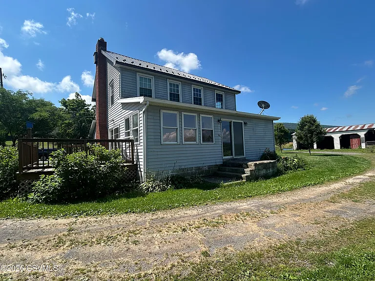 687 Hanselman Rd — Photo 2