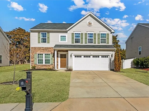 211 Mayberry Ct, Newport News, VA 23601