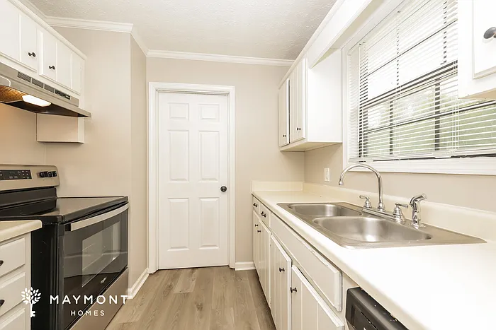 164 Cedarwood Ct — Photo 5