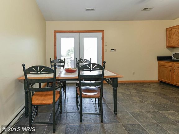 Living room to kitchen, spacious!