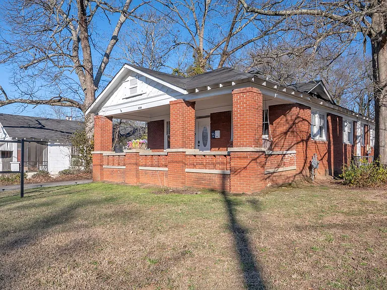 2882 Church St — Photo 1
